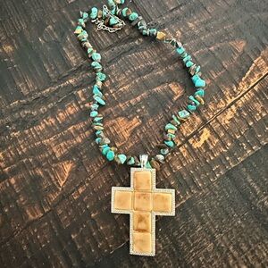 Turquoise’s cross necklace with removable cross